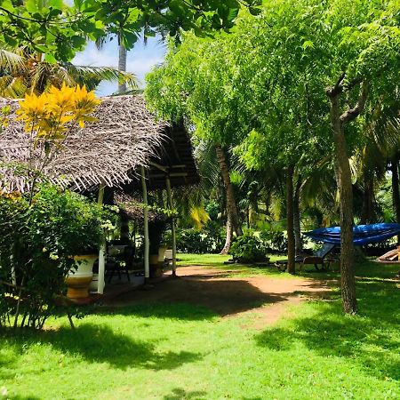 Lake view cabana Restaurant Tangalle Exterior foto