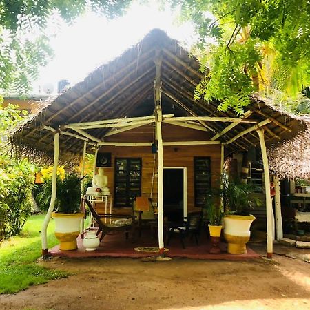 Lake view cabana Restaurant Tangalle Exterior foto