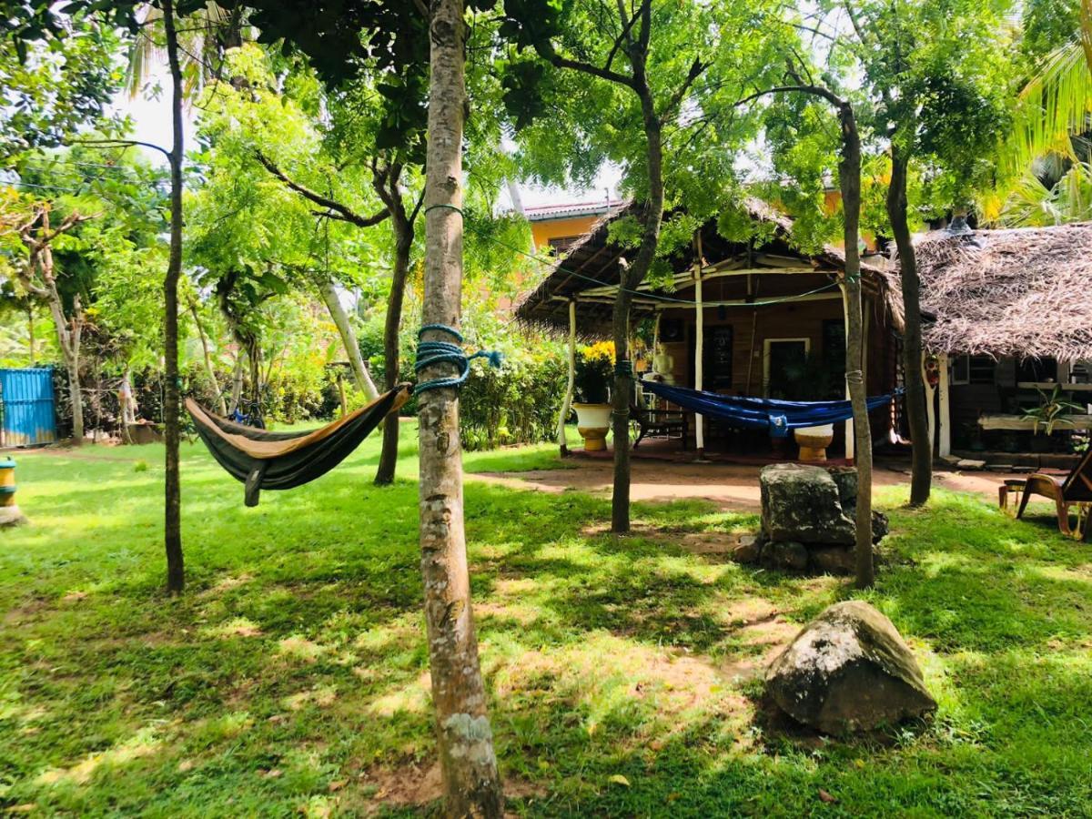 Lake view cabana Restaurant Tangalle Exterior foto