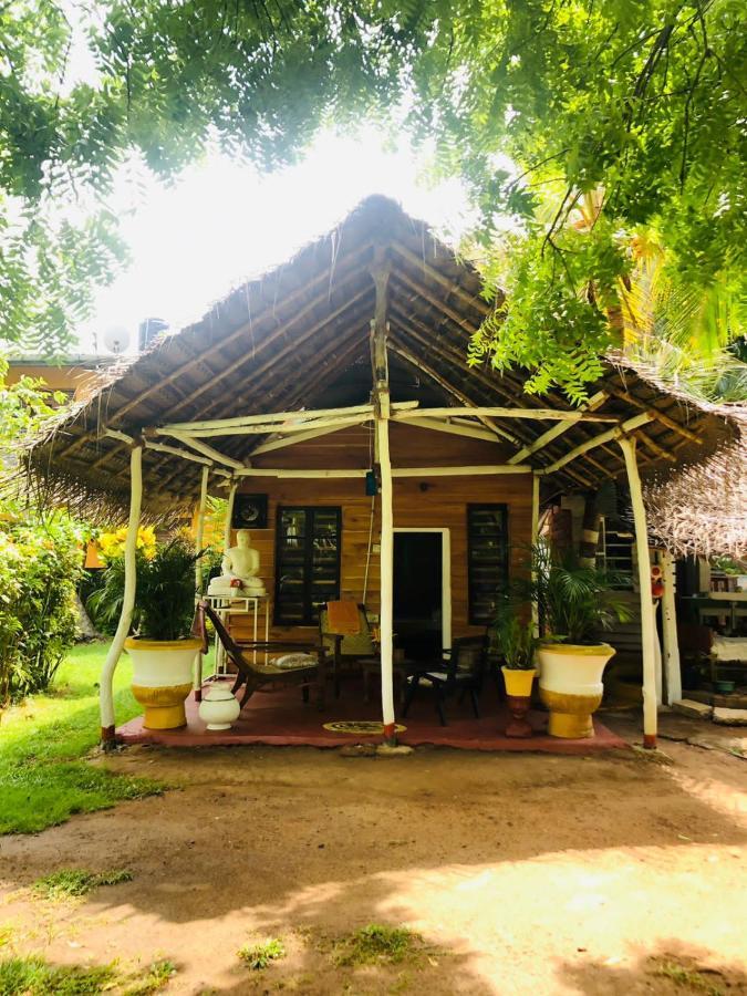 Lake view cabana Restaurant Tangalle Exterior foto